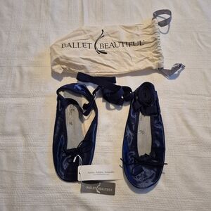 Ballet Beautiful Navy Satin Workout Slipper women's 39 NEW with dust bag